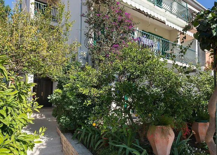 Rossa krevet i doručak Makarska